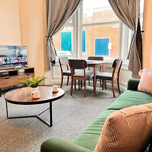  Apartment Original One Bedroom Next To Winter Gardens With Free On-site Parking, United Kingdom