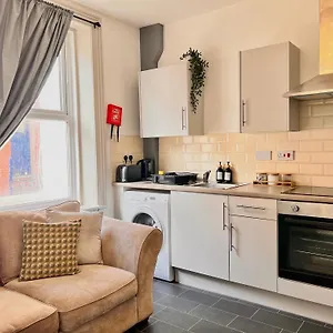  Apartment Cosy 1 Bedroom Next To Winter Gardens With Free On-site Parking, United Kingdom