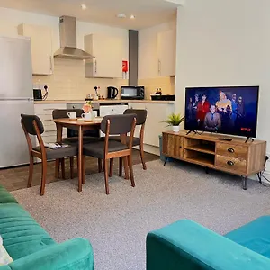  Apartment Spacious One Bedroom Next To Winter Gardens With Free On-site Parking, United Kingdom
