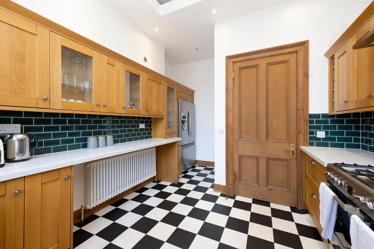 Joivy Spacious Home Near The Meadows Edinburgh
